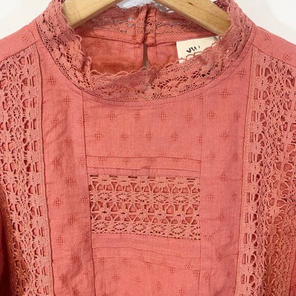 NWOT Universal Thread Puff Sleeve Lace Detail Top - Picture 6 of 10